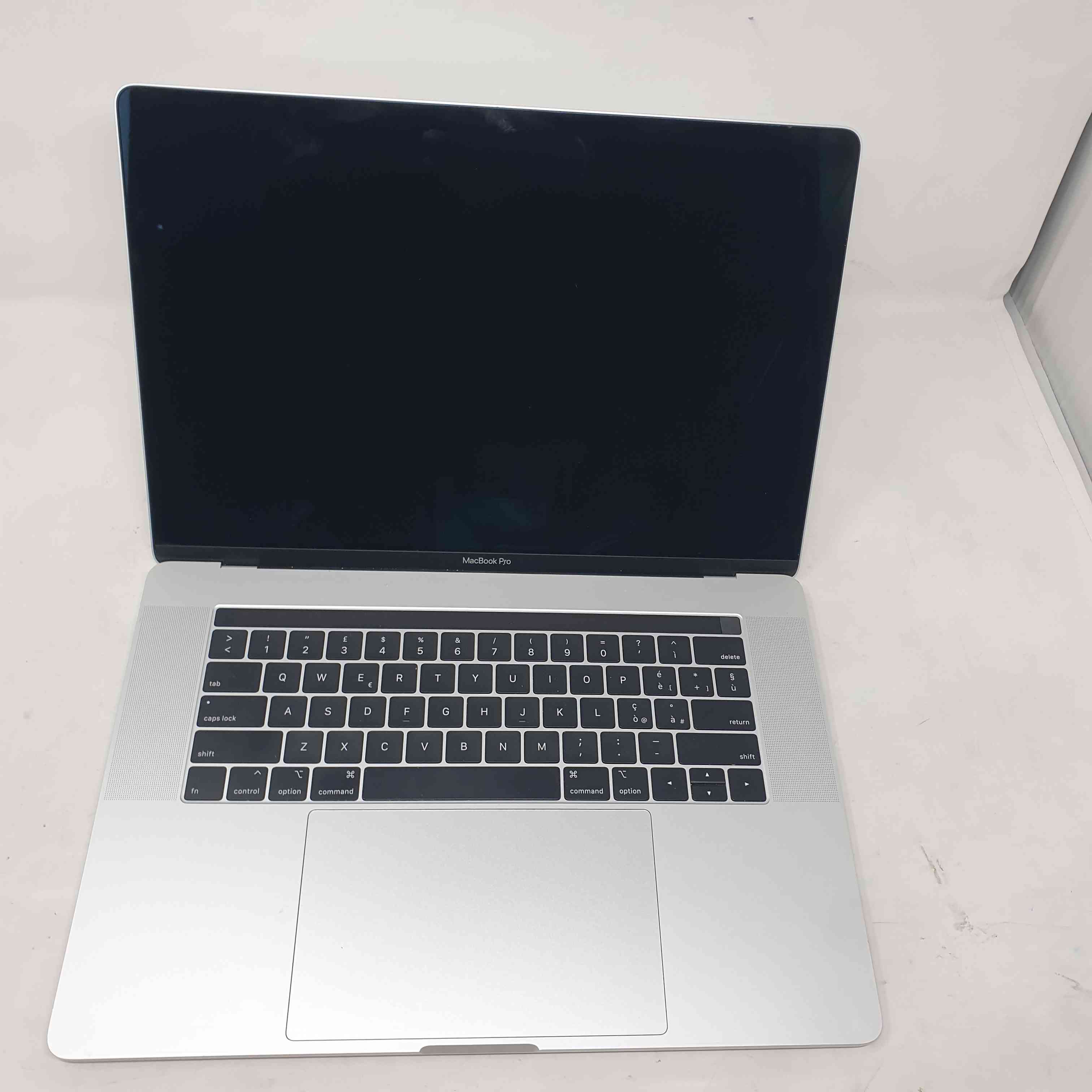 Macbook Pro Retina 15 2019 2019 6-Core Intel Core i7 2,6 GHz RAM 32GB SSD 1TB GRADO C