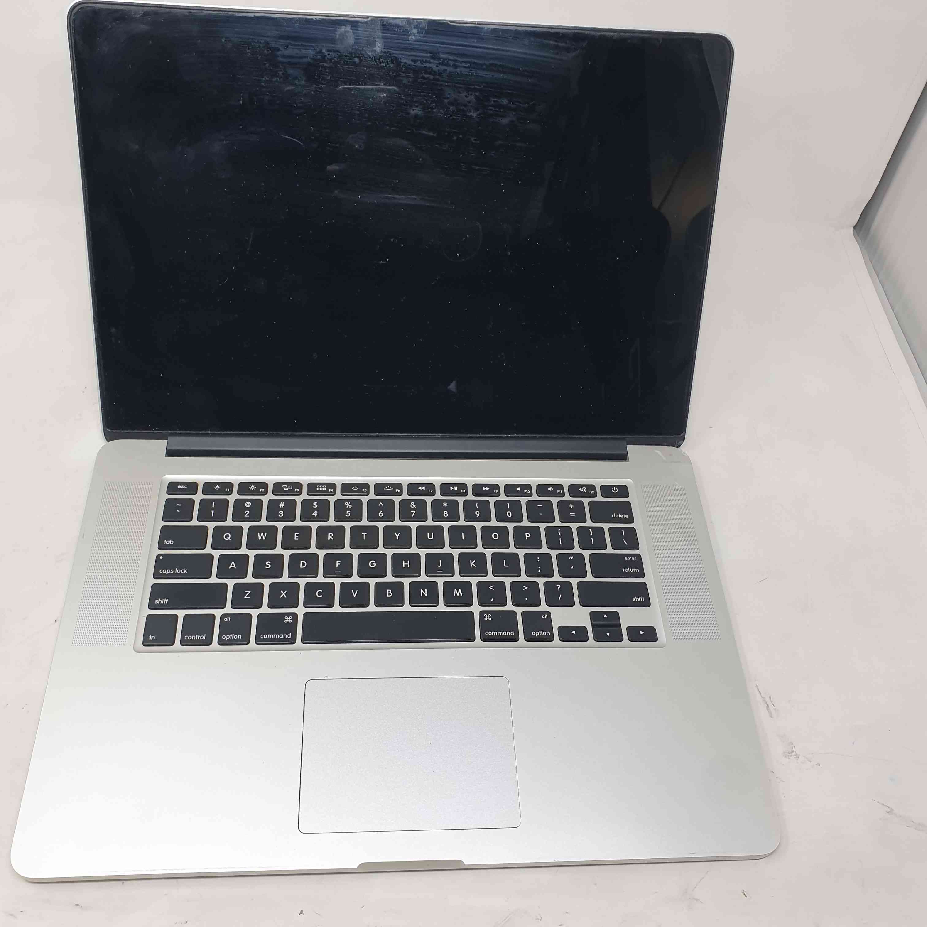 Macbook Pro Retina 15 2014 2014 Quad-Core Intel Core i7 2.5 GHz RAM 16GB SSD 512GB GRADO D