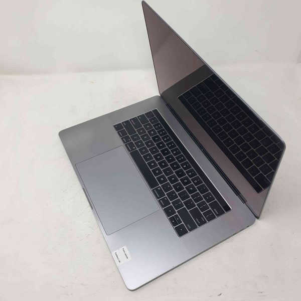 Macbook Pro 15" Retina A1707 Touch Bar 2016 Quad-Core Intel Core i7 2,6 GHz RAM 16GB SSD 250GB GRADO A - immagine 2