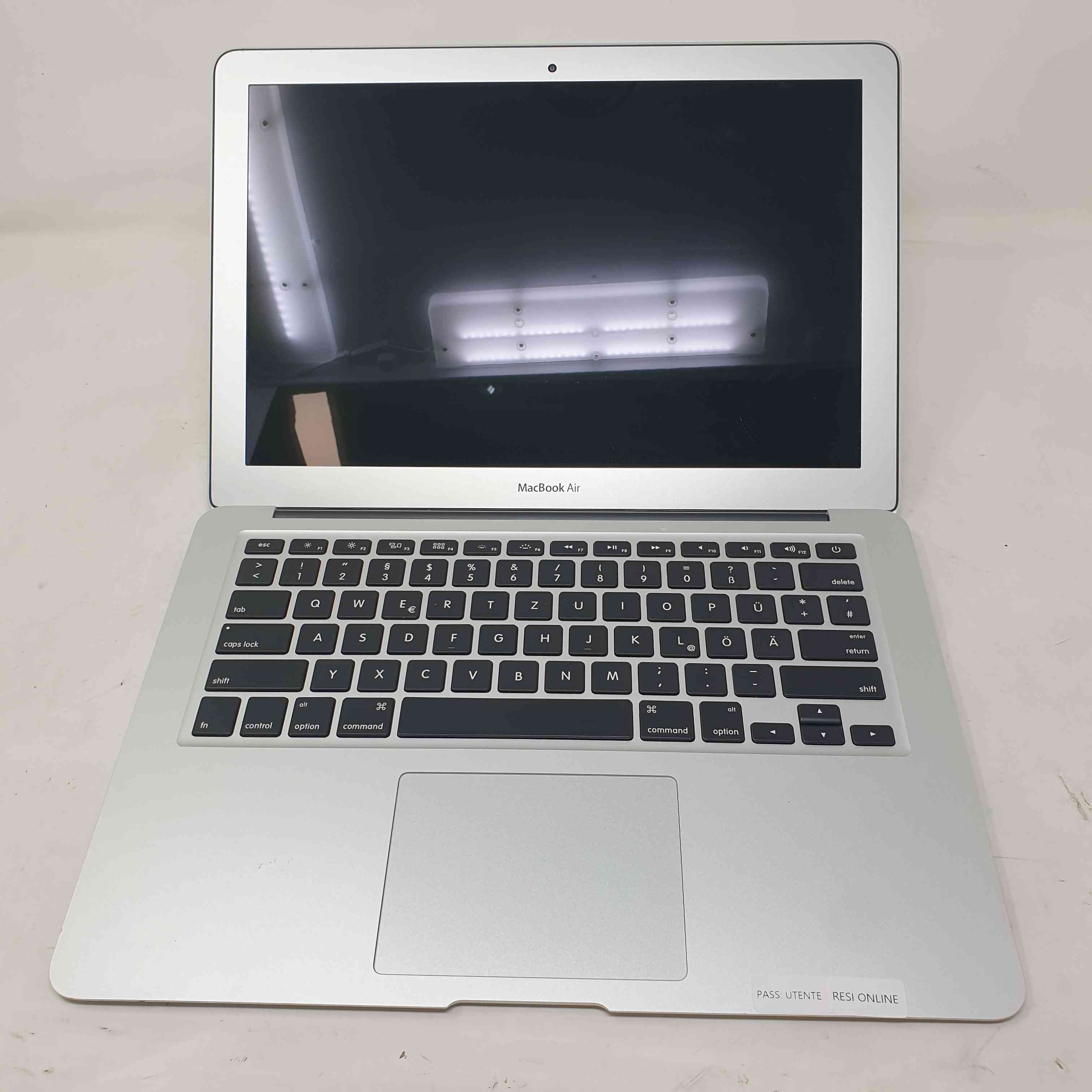 Macbook Air 13.3" A1466 2017 Dual-Core Intel Core i5 1,6 GHz RAM 8GB SSD 250GB GRADO C