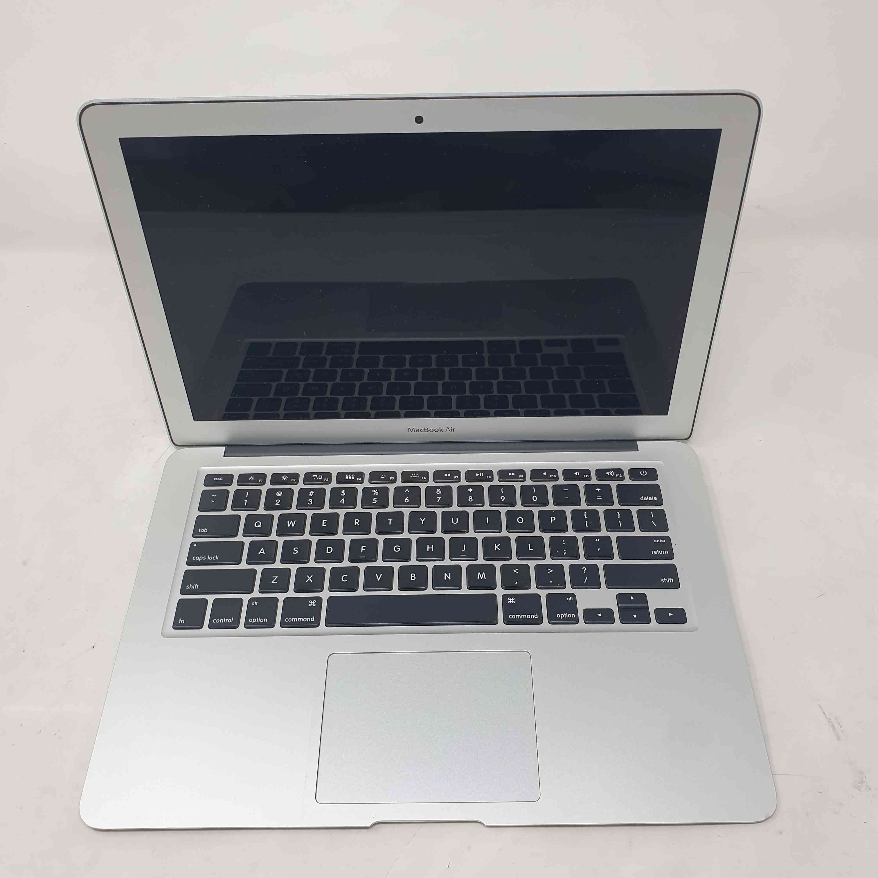 Macbook Air 13 2017 2017 Dual-Core Intel Core i5 1,6 GHz RAM 8GB SSD 120GB GRADO D