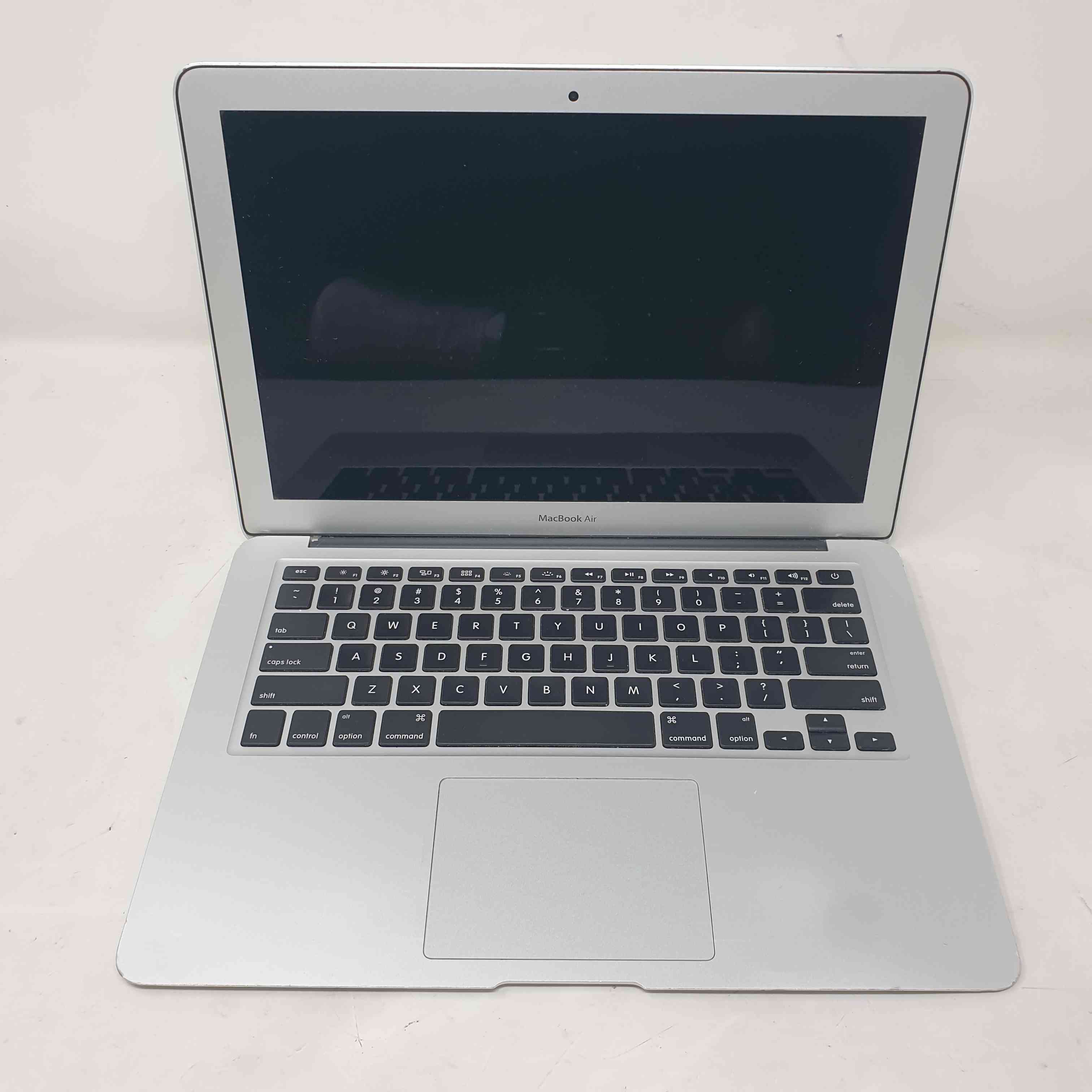 Macbook Air 13 2017 2017 Dual-Core Intel Core i5 1,6 GHz RAM 8GB SSD 120GB GRADO D