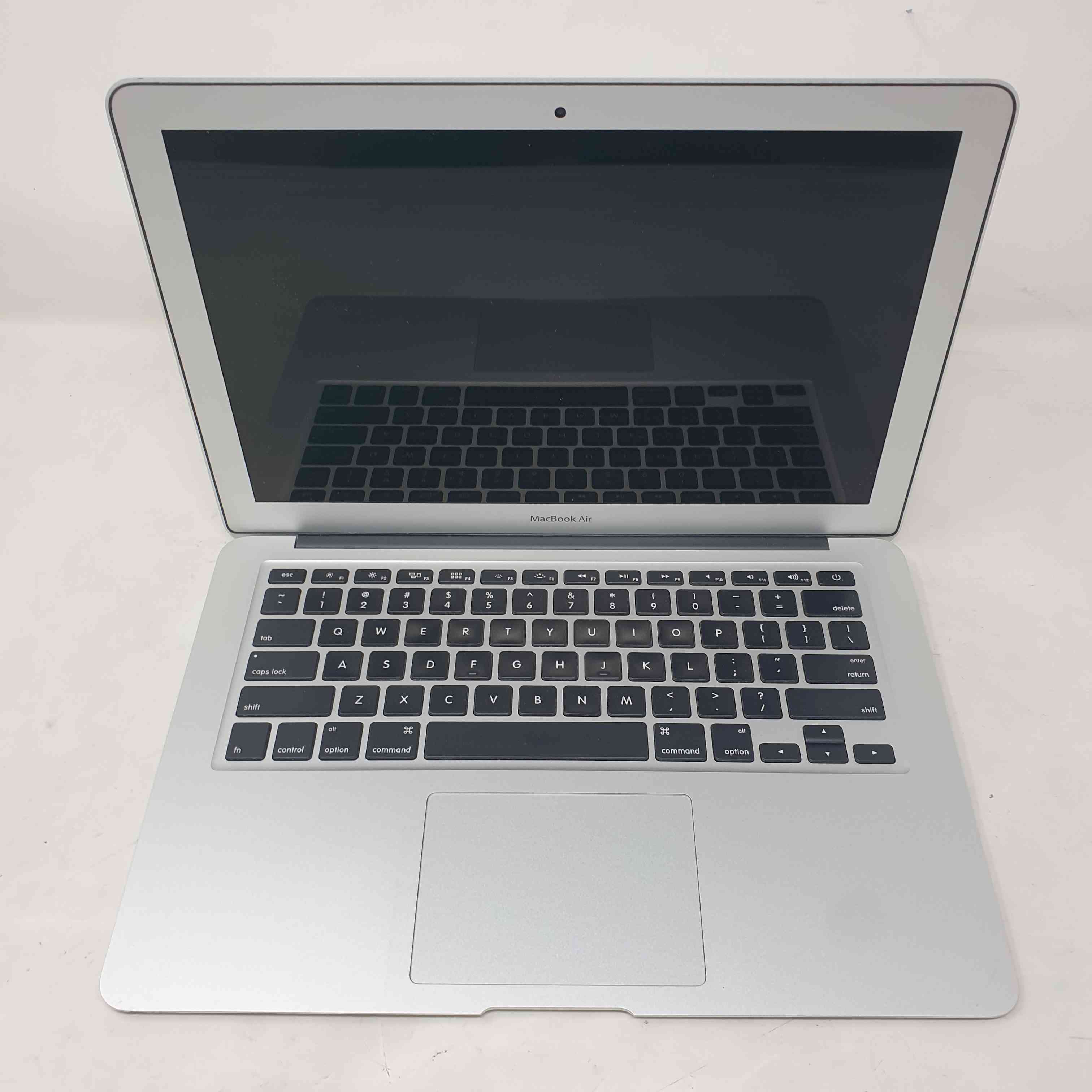 Macbook Air 13 2017 2017 Dual-Core Intel Core i5 1.8 GHz RAM 8GB SSD 120GB GRADO D