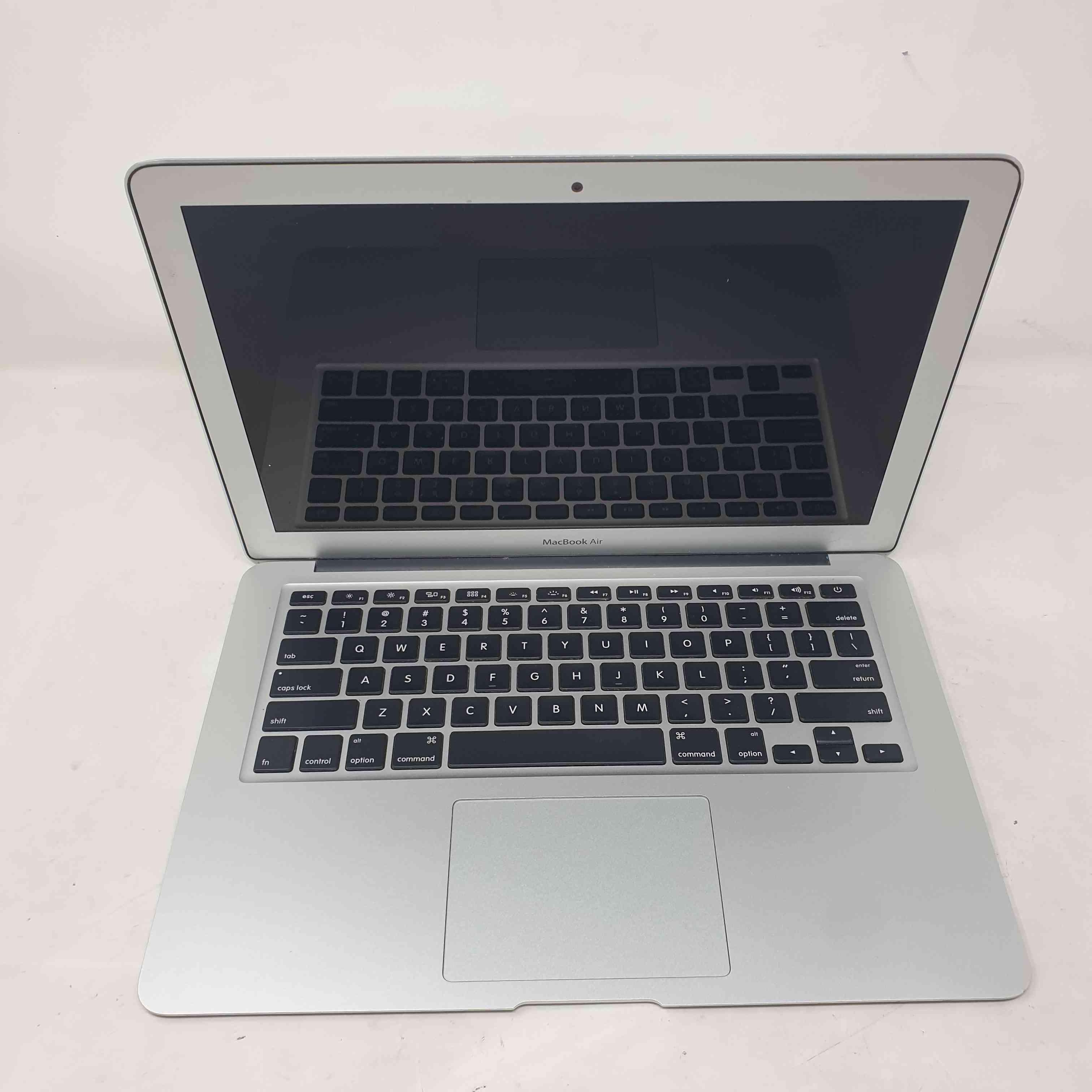 Macbook Air 13 2017 2017 Dual-Core Intel Core i5 1.6 GHz RAM 8GB SSD 120GB GRADO D