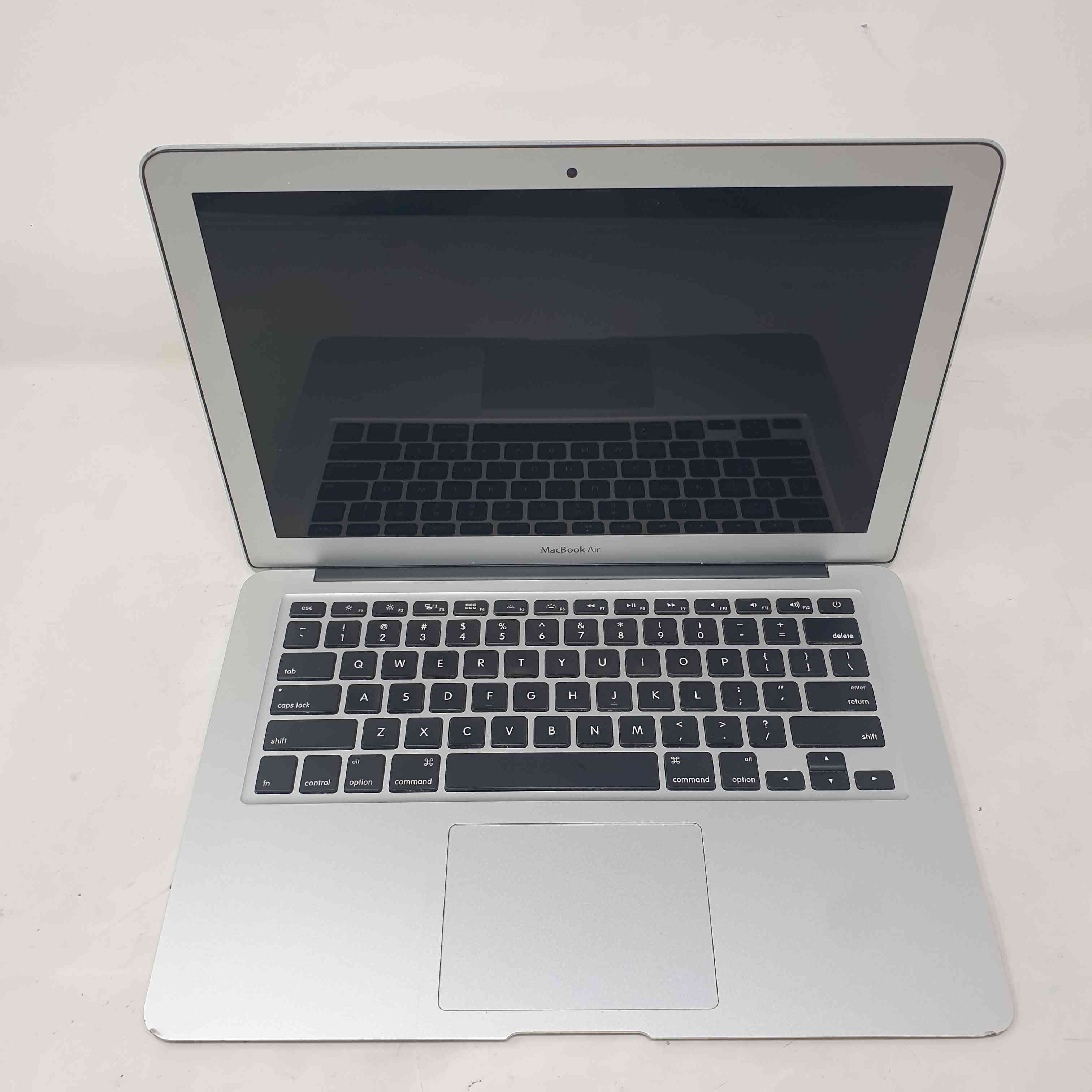 Macbook Air 13 2017 2017 Dual-Core Intel Core i5 1.6 GHz RAM 8GB SSD 120GB GRADO D