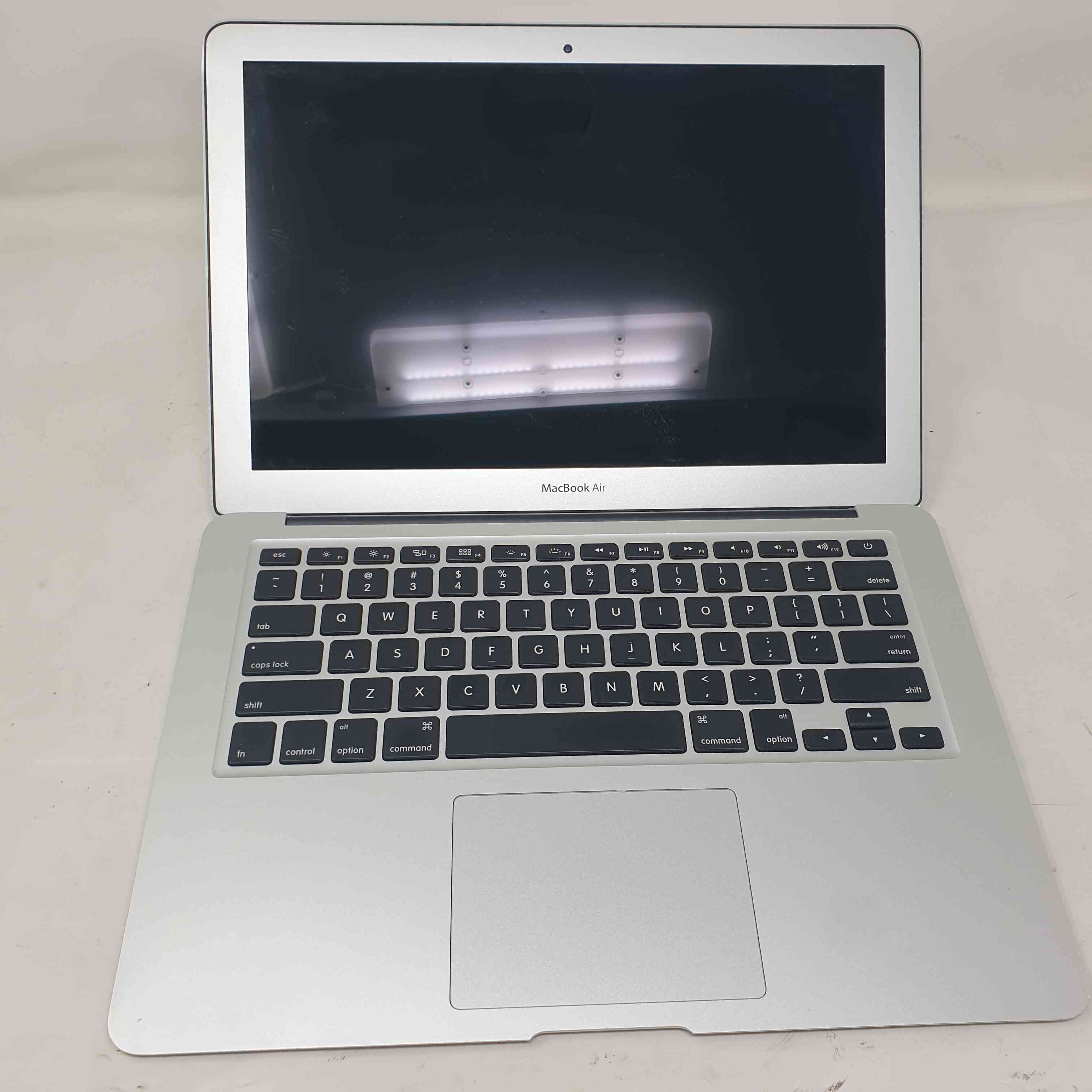 Macbook Air 13 2017 2017 Dual-Core Intel Core i7 2,2 GHz RAM 8GB SSD 128GB GRADO D