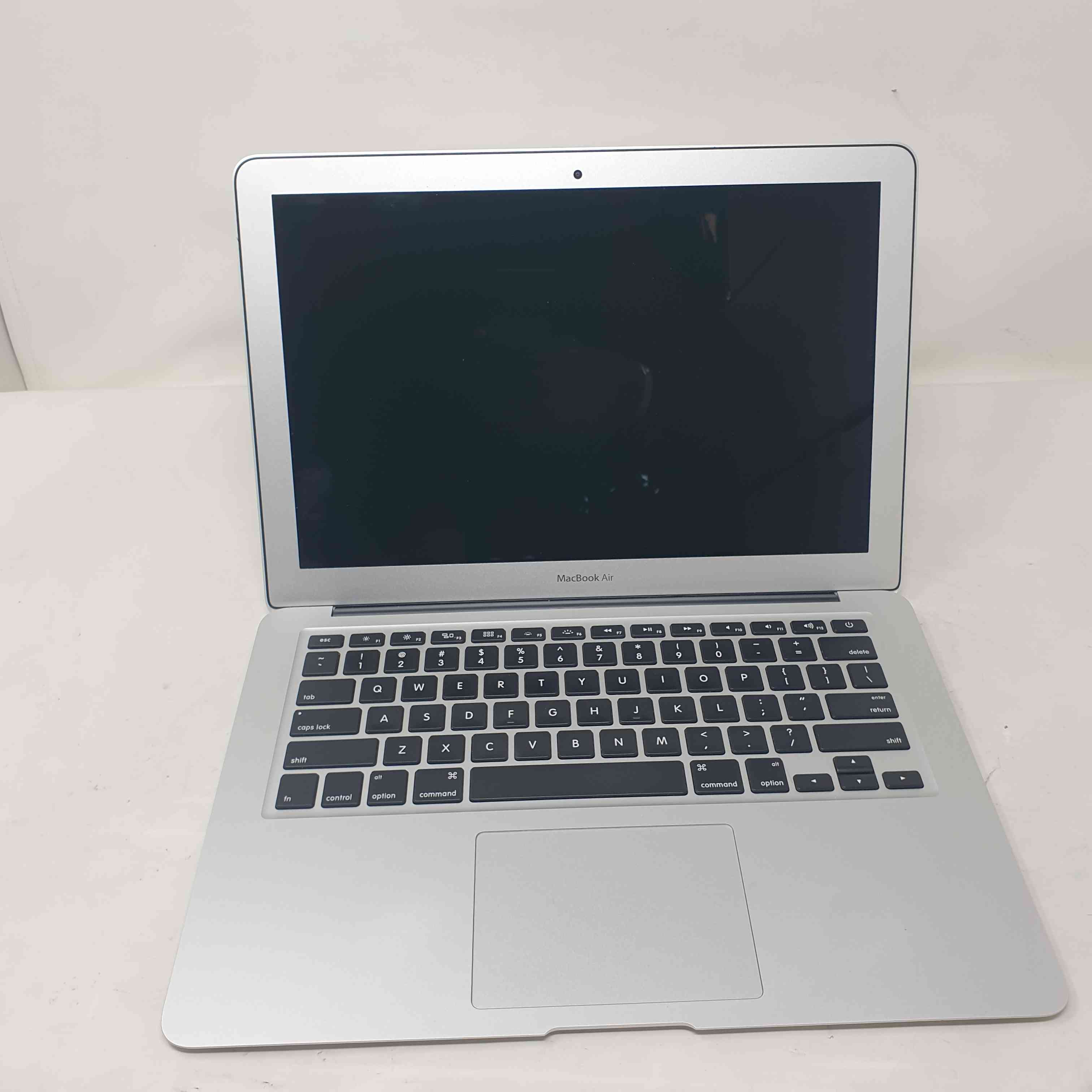 Macbook Air 13 2017 2017 Dual-Core Intel Core i7 2,2 GHz RAM 8GB SSD 250GB GRADO B